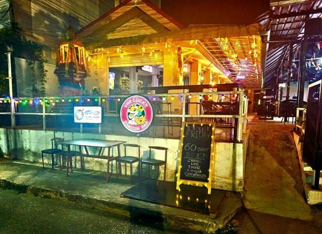 THE LUCKY DRAGON BAR