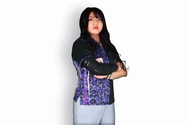 麓 クリスティーナ